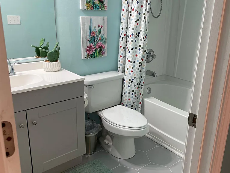 En-suite for upstairs bedroom