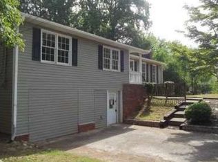 108 Golden Hills Dr, Woodstock, GA 30189
