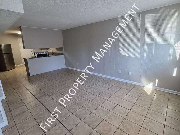 2nd image of 114 S Cedar Ln