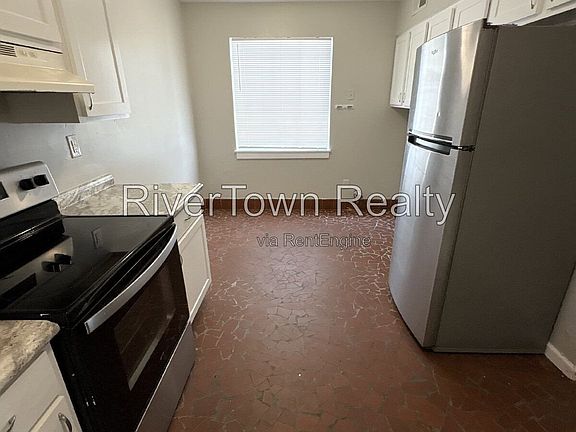 5th image of 1976 Goldbrier Ln