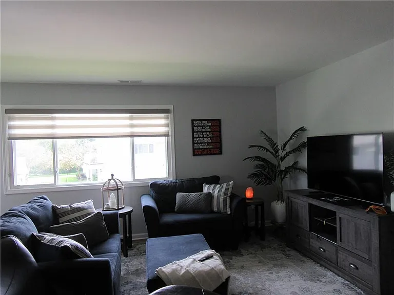 524 Eastbrooke Ln — Photo 9