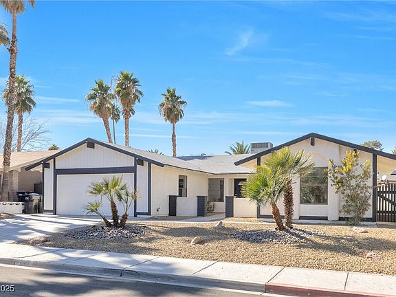 2nd image of 2415 La Estrella St
