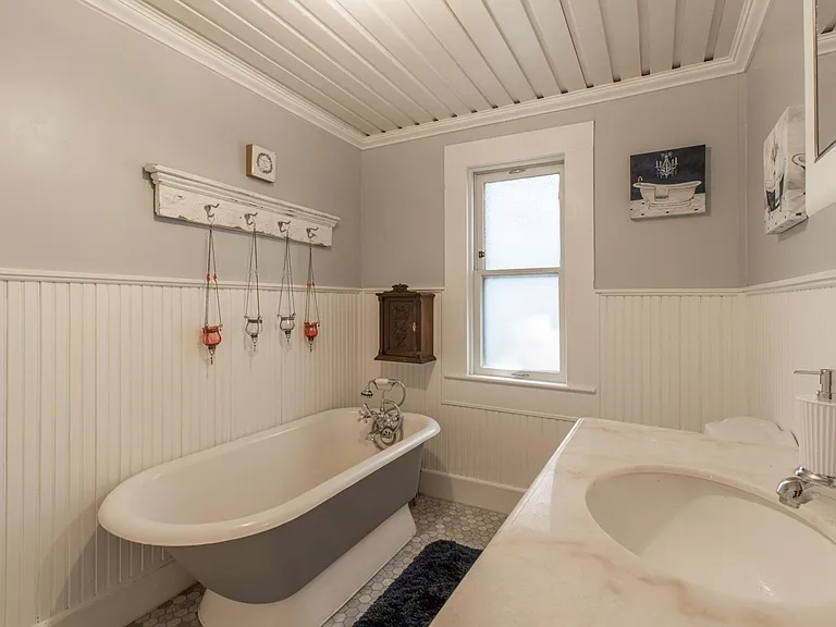 1503 S Elm St — Photo 17