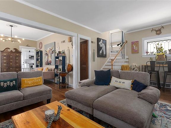 3rd image of 640 S Park Ave
