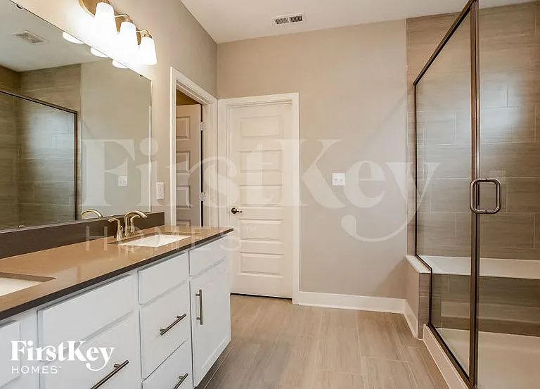 2229 W 171st St — Photo 13
