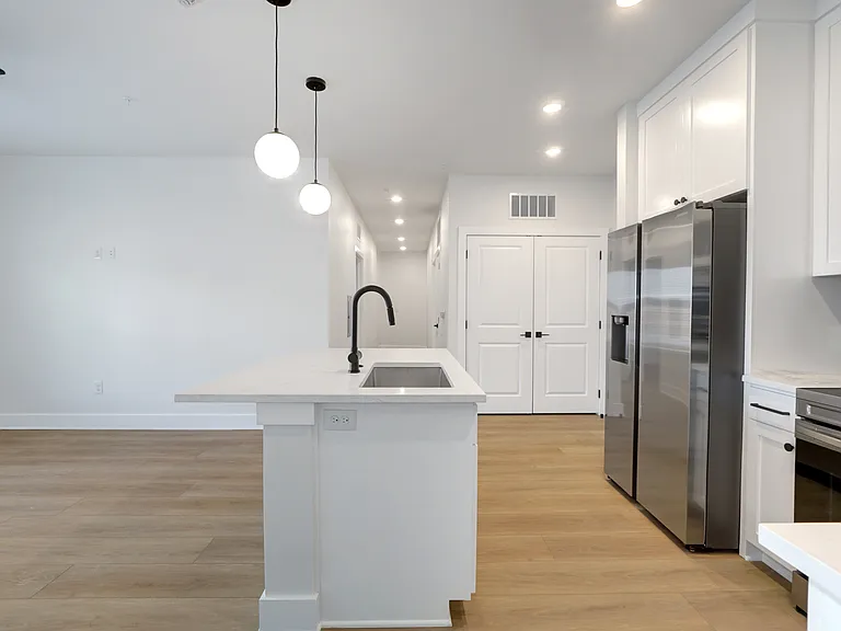 3000 Duval St #201 — Photo 4