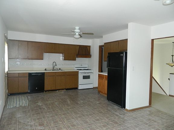 3rd image of 4111 N Park St