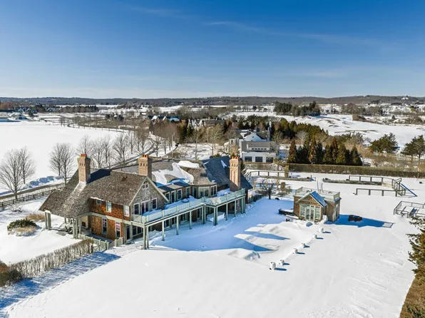 14 Two Trees Ln, Water Mill, NY 11976