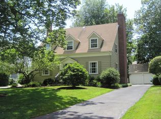 55 Ayrault St, Newport, RI 02840