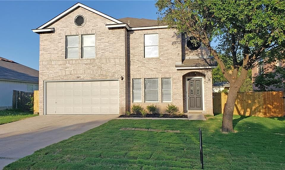 1st image of 3037 Bradford Park Dr