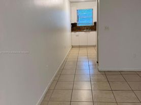 2401 Van Buren St