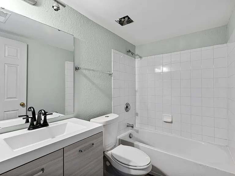 1968 Greenglen Dr #101 — Photo 13