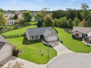 8716 Goshawk Ln, Fort Wayne, IN 46825