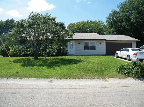 709 Plaza Dr, Junction City, KS 66441