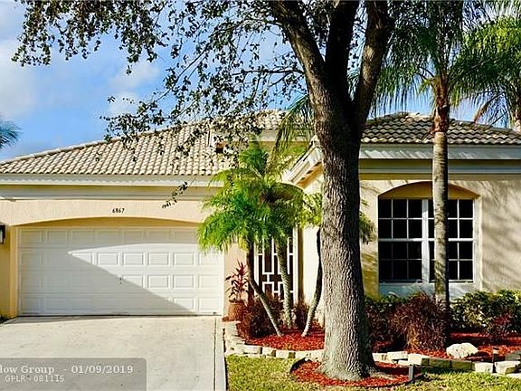 3rd image of 6867 NW 32nd St