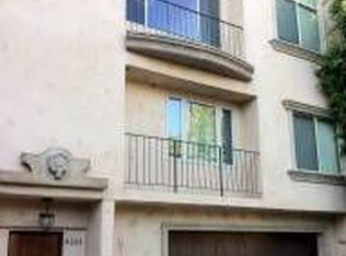 9301 Lloydcrest Dr, Beverly Hills, CA 90210