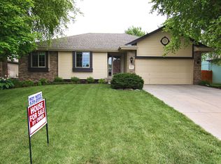 2136 Bear Creek Rd, Papillion, NE 68133