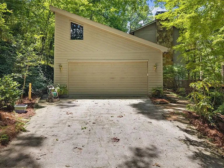 570 Idlewood Dr NW — Photo 40