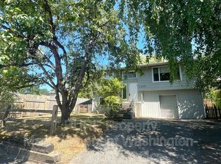 1309 23rd St, Bellingham, WA 98225