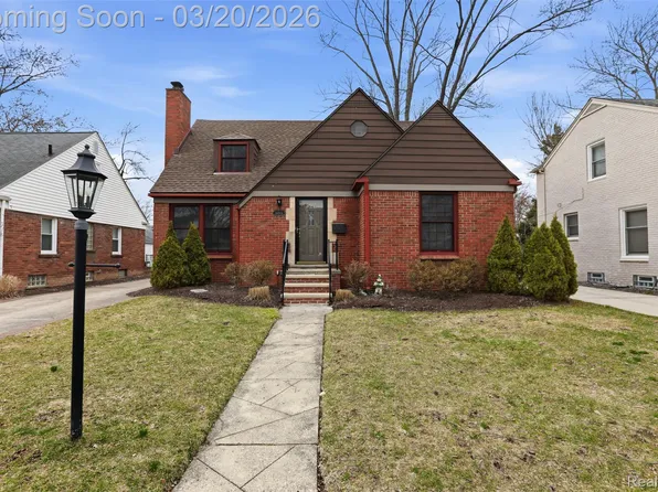 10814 Elgin Ave, Huntington Woods, MI 48070