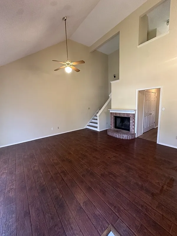 3 bed, 2.0 bath, 1593 sqft, $1,425 — Photo 2