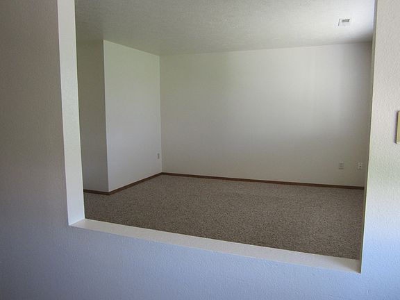 4th image of 143 Bruneau Dr #619-08