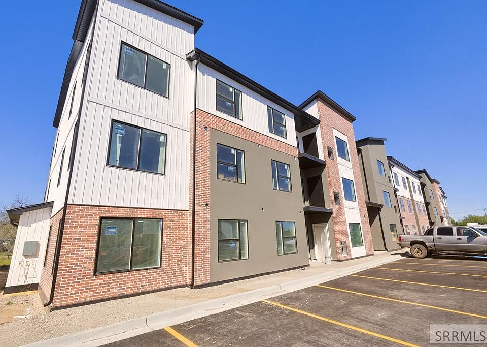 1st image of 796 E Sunnyside Rd #201
