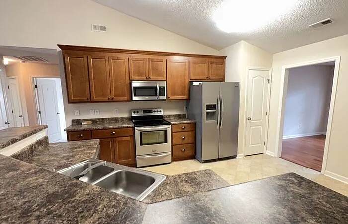 7010 Thornwood Ln SE — Photo 14