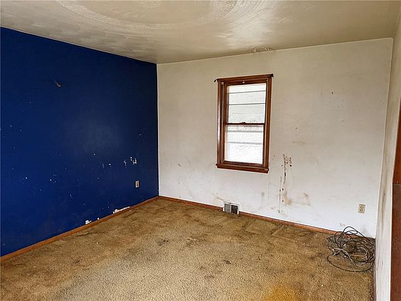 4th image of 1135 New Stanton Ruffsdale Rd E