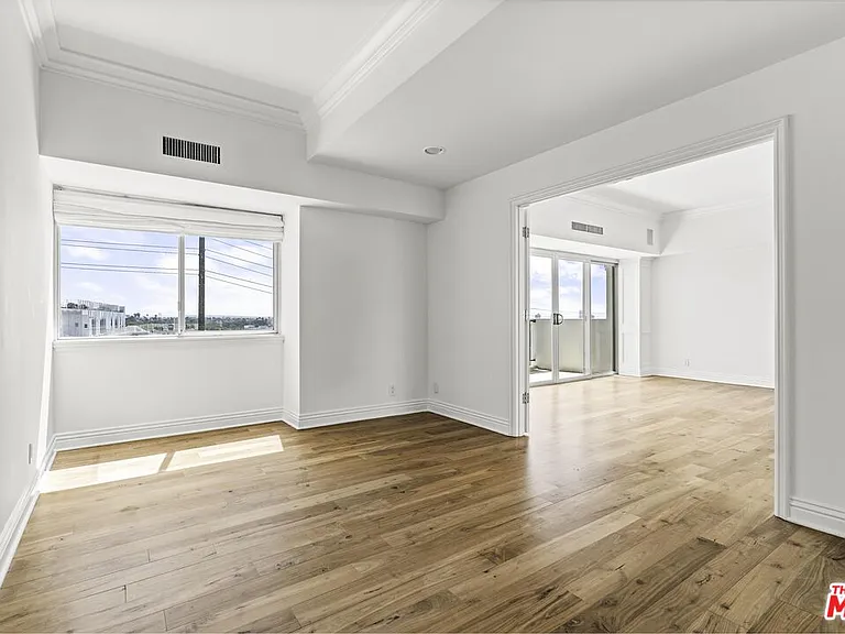 1155 N La Cienega Blvd #306 — Photo 23