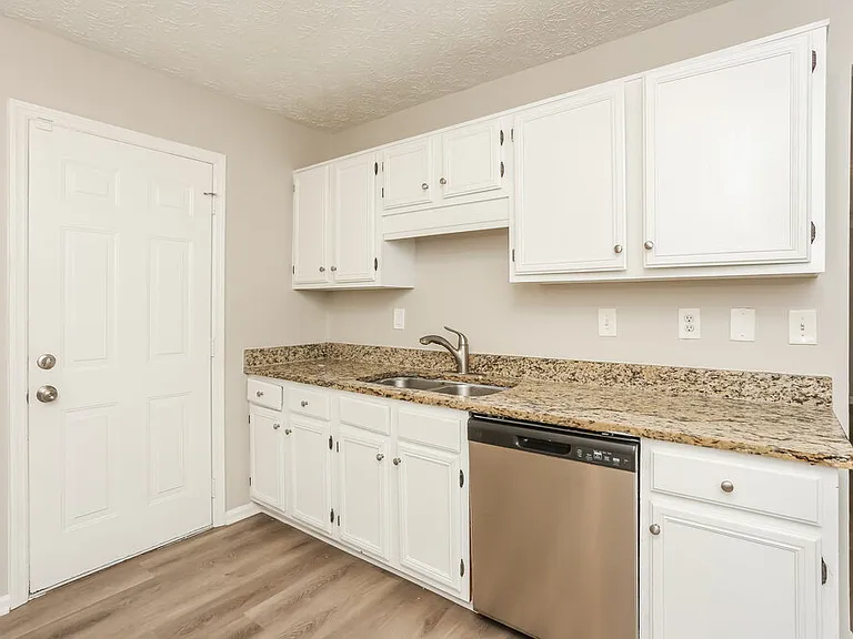 1343 Ling Dr SW — Photo 8