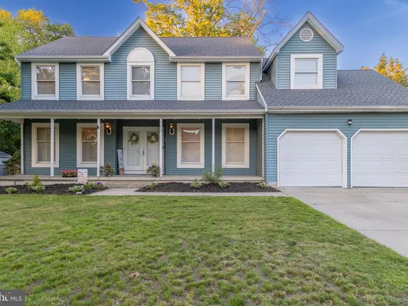 73 Kensington Dr, Mount Holly, NJ 08060