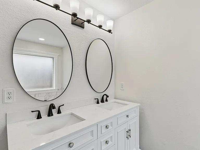 8109 Wharf St — Photo 16
