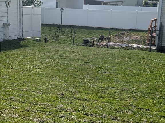 4th image of 260 Sly Ave