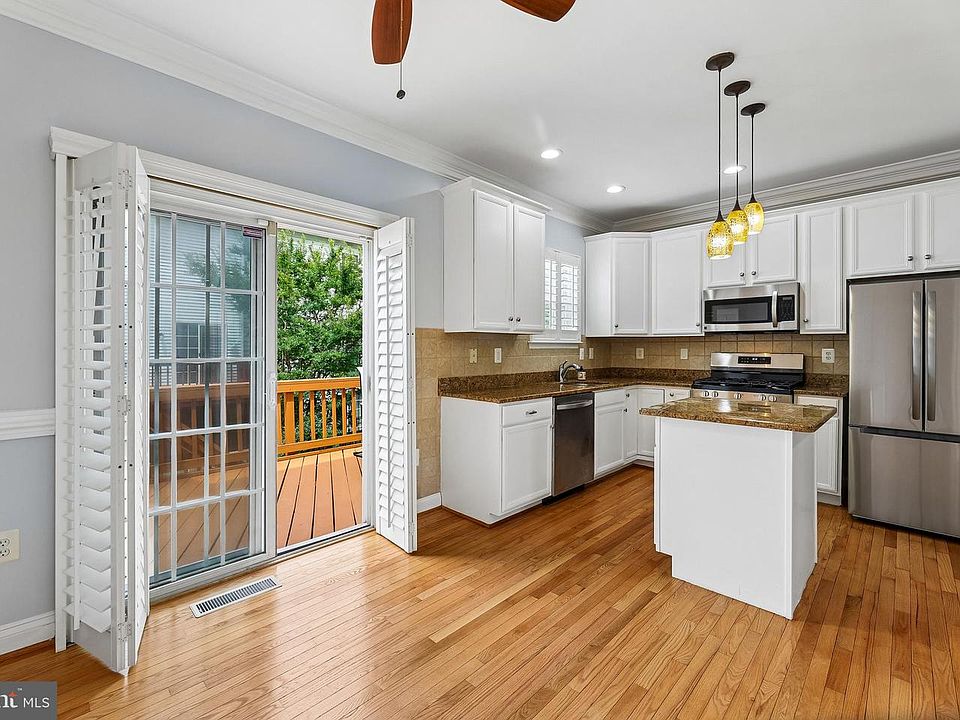 1st image of 113 Meadows Ln