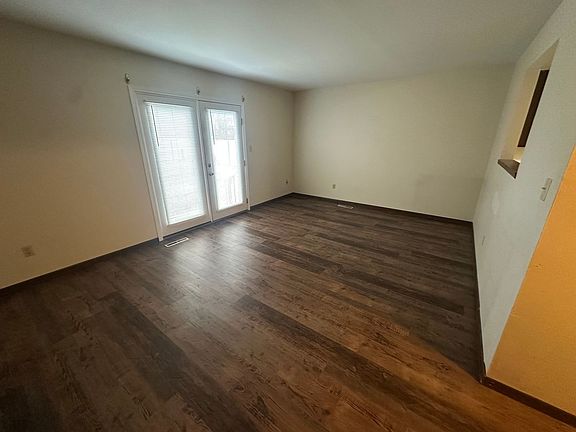 5th image of 1604 Hill St #1609-11
