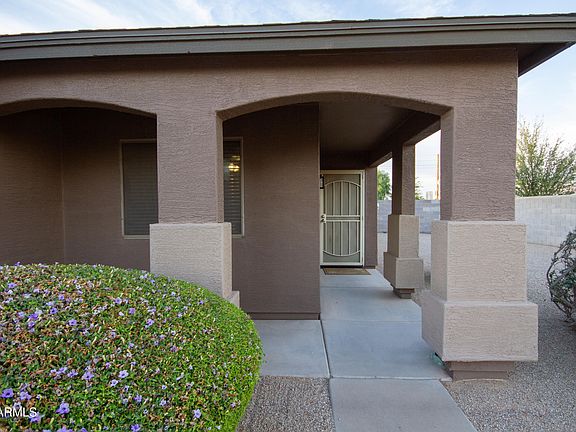 4th image of 1204 E Silversmith Trail