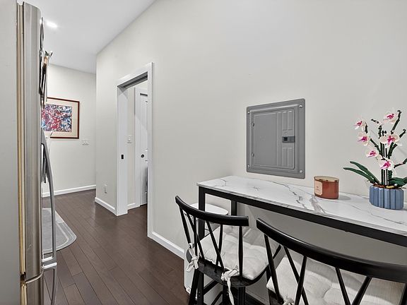 5th image of 316 Hudson St #1B