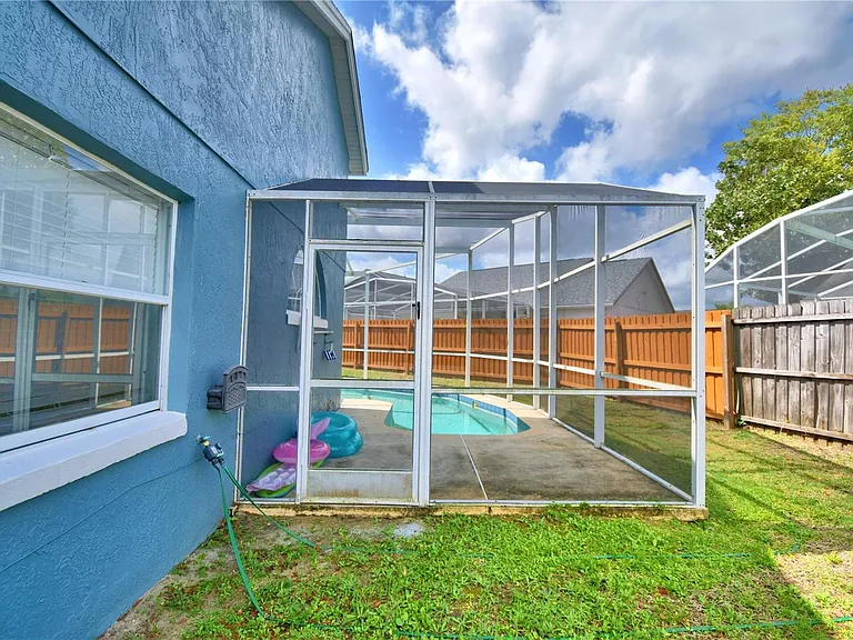 2935 Dickens Cir — Photo 48