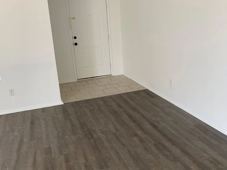 2701 Woodlake Pkwy — Photo 6