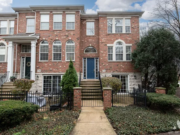 730 Prescott Ct, Naperville, IL 60563