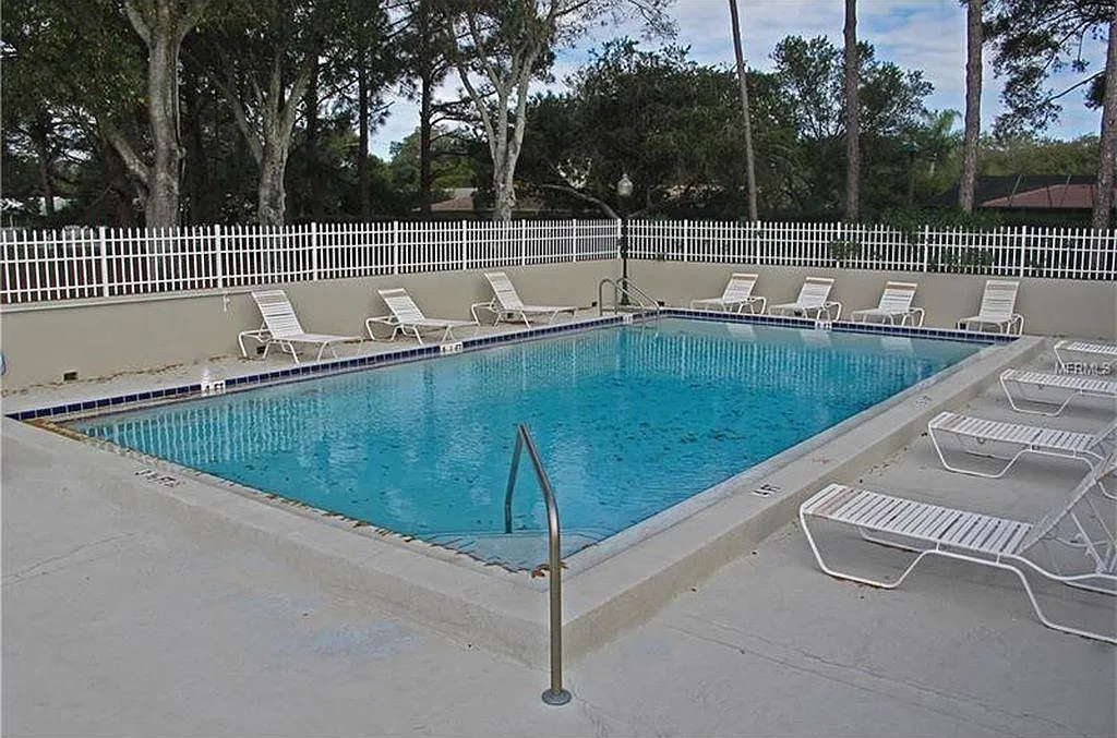 5 bed, 3.5 bath, 2800 sqft, $3,395 — Photo 2