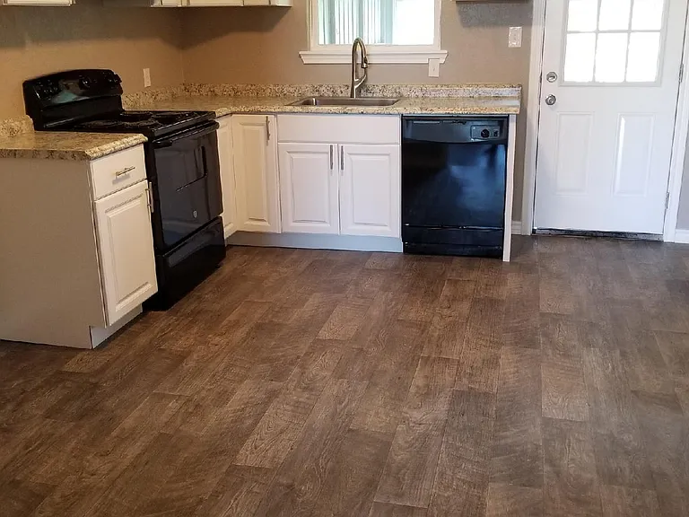 2922 Haynie Ave — Photo 2