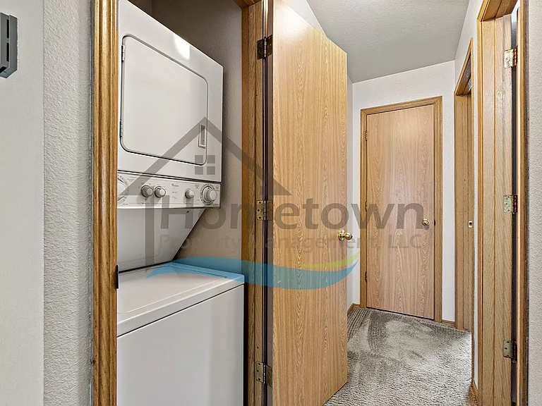 703 N Compton St — Photo 19