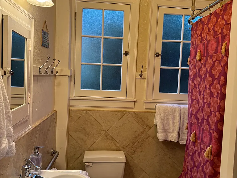 Bathroom - Main Level