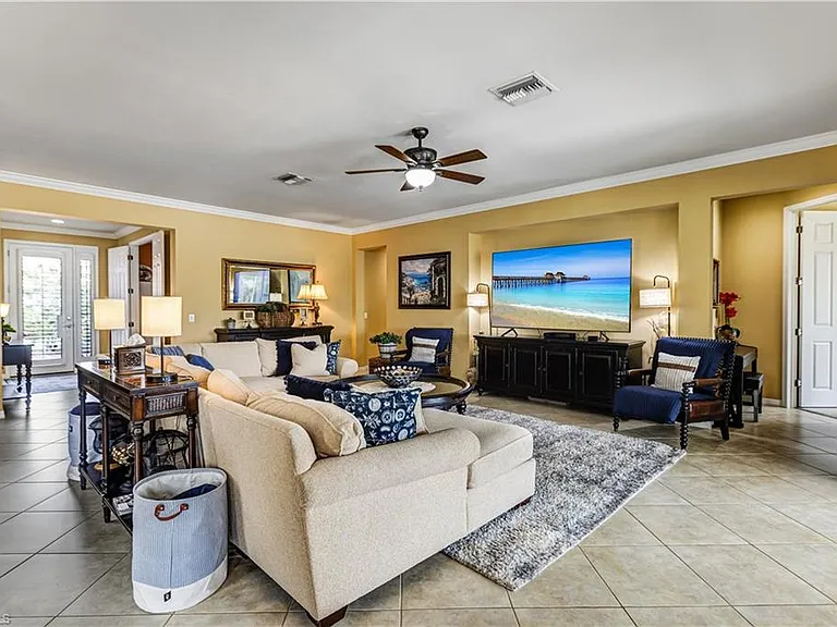 8650 Palermo Ct — Photo 4