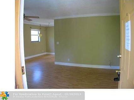 3rd image of 1826 N Dixie Hwy APT 207