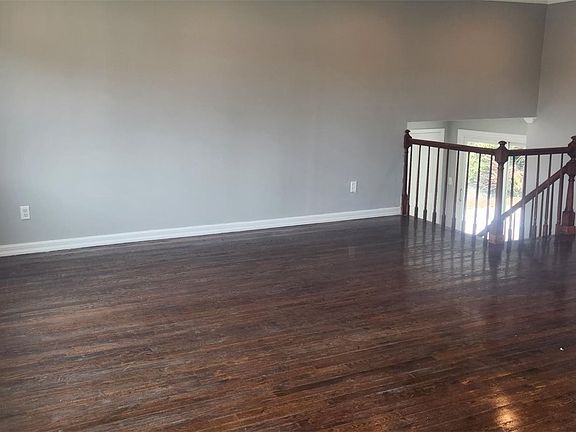 4th image of 1503 Victoria St