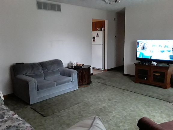 2nd image of 2523 Patricia St