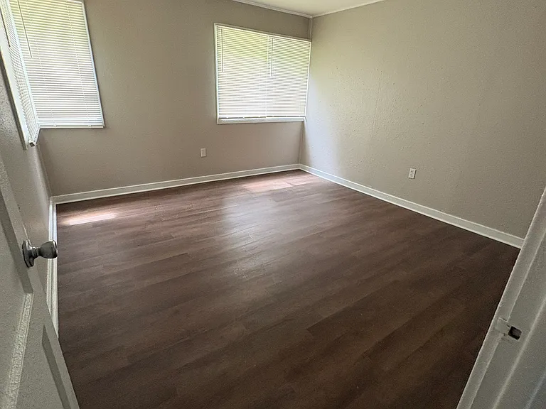 108 Hoyt Ln #108 — Photo 5